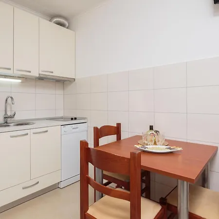 Krzelj Apartment *