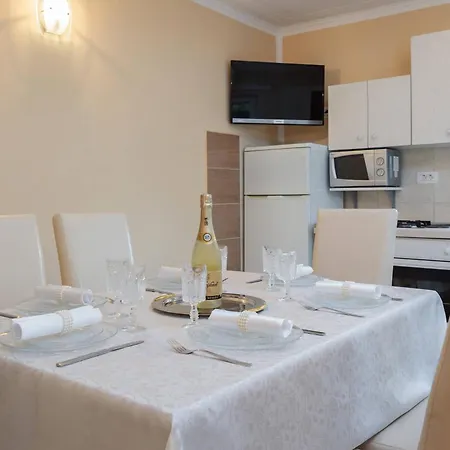 Krzelj Apartment *