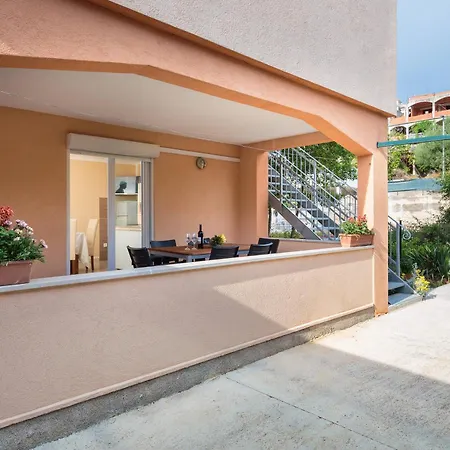 Krzelj Apartment *