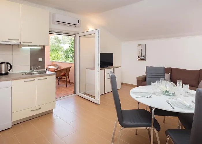 Krzelj Apartment Trogir